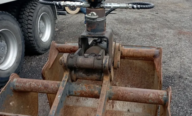 Adaptation Hydraulique d'une Benne Preneuse , Givors, L'Atelier de la Manut'